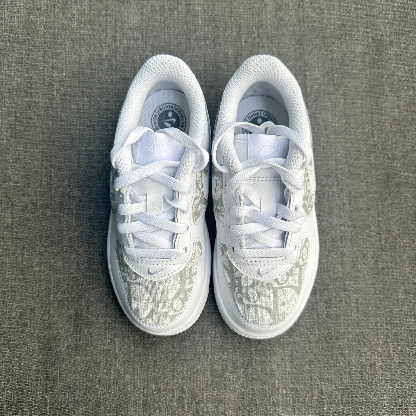 White AF1 x CD Gray KLITTENBAND SCHOENEN